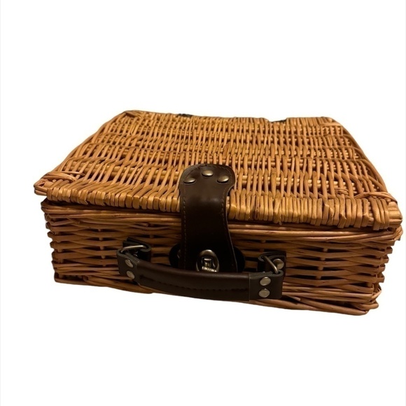 Wicker Storage Basket Decorative - Picture 3 of 8